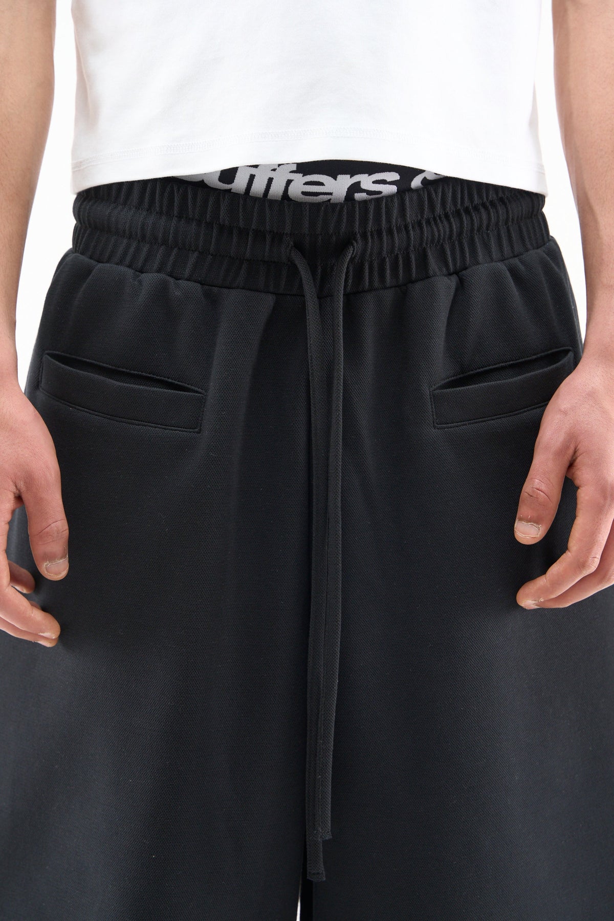 Pantalones tubulares negros