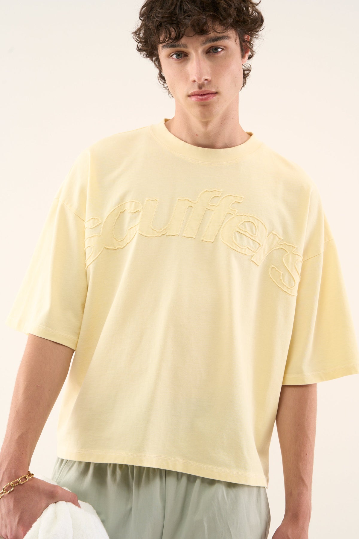 Camiseta amarilla cruda