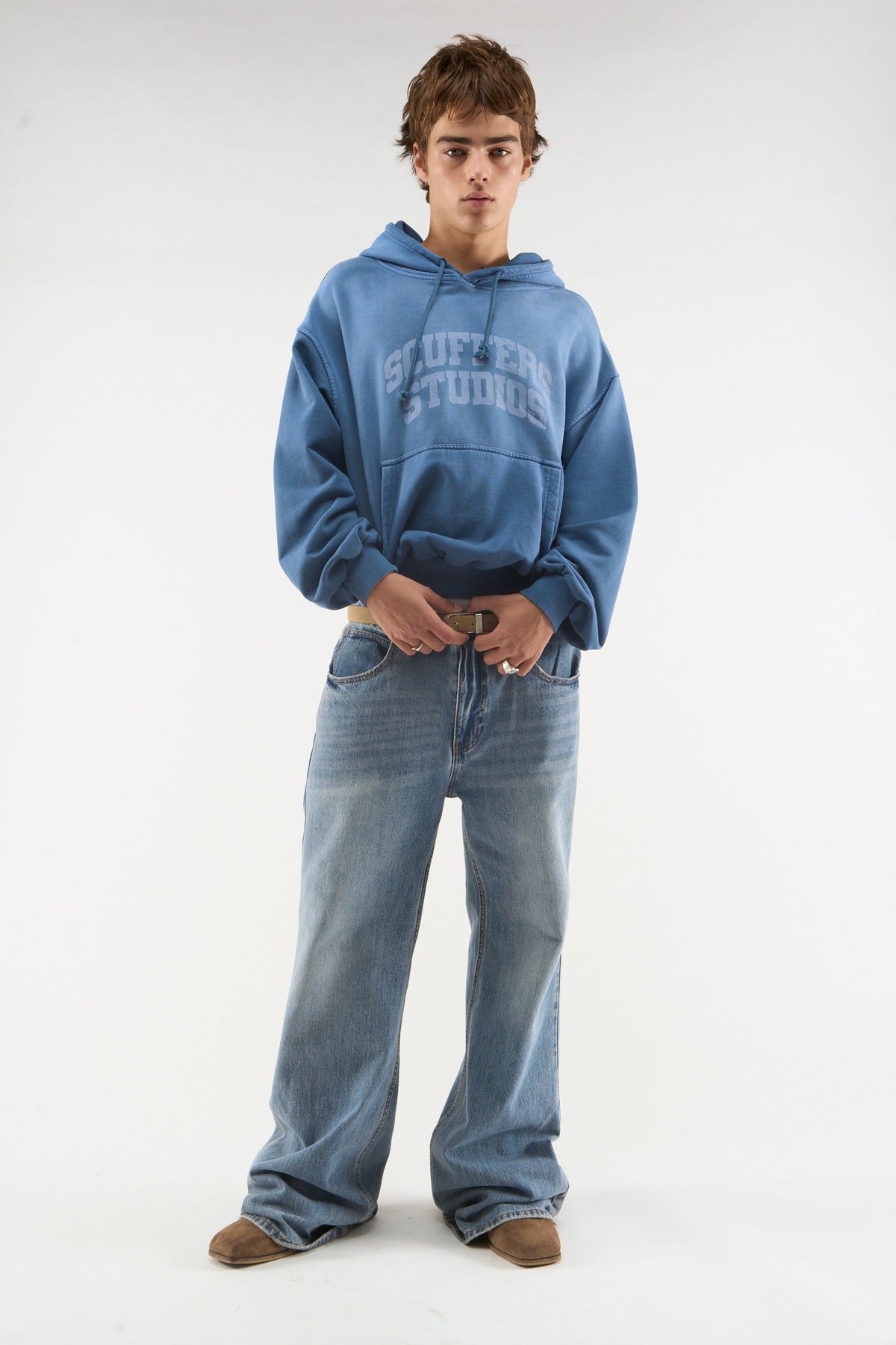 Sudadera con capucha azul, taquilla