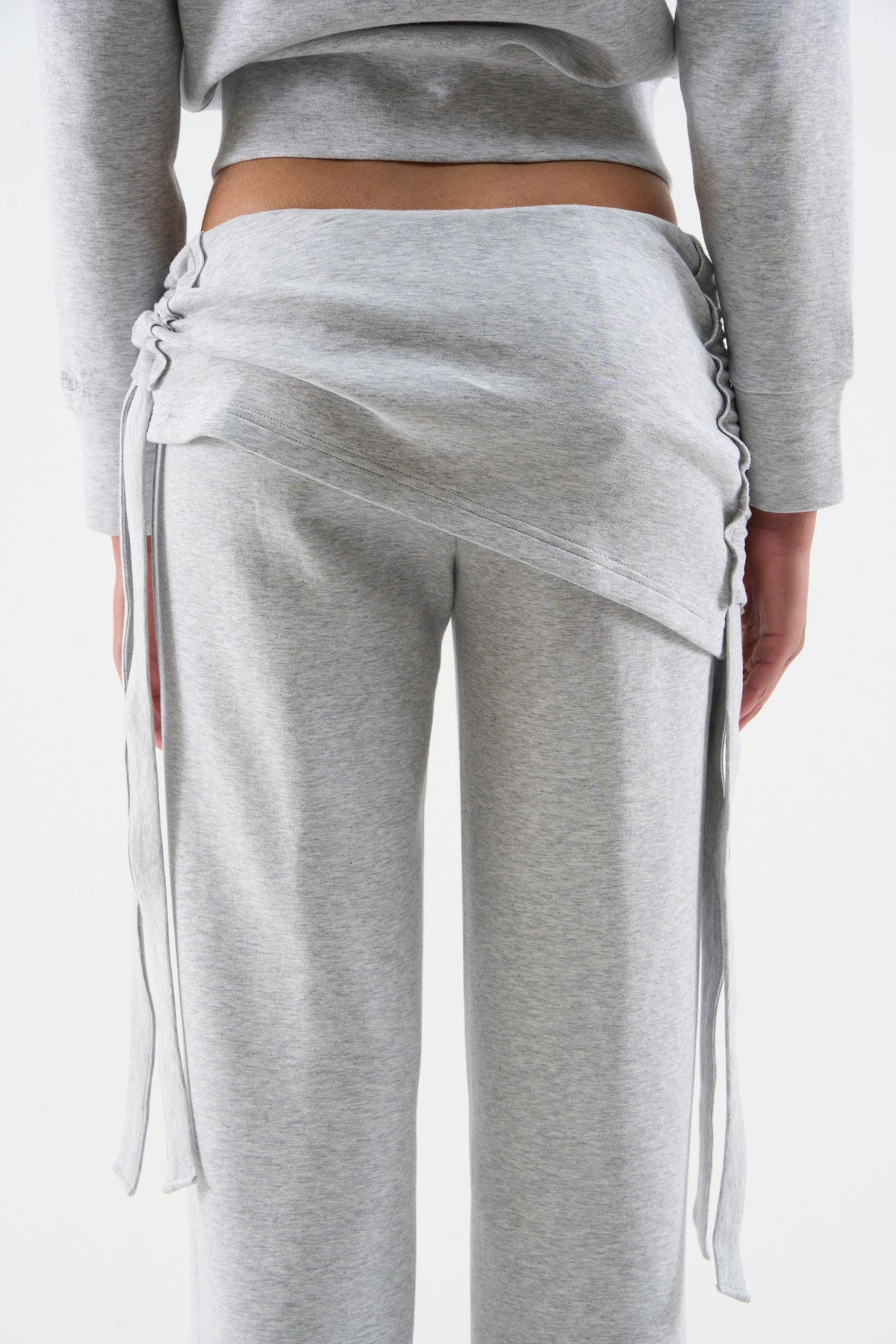 Pantalones melange grises acogedores