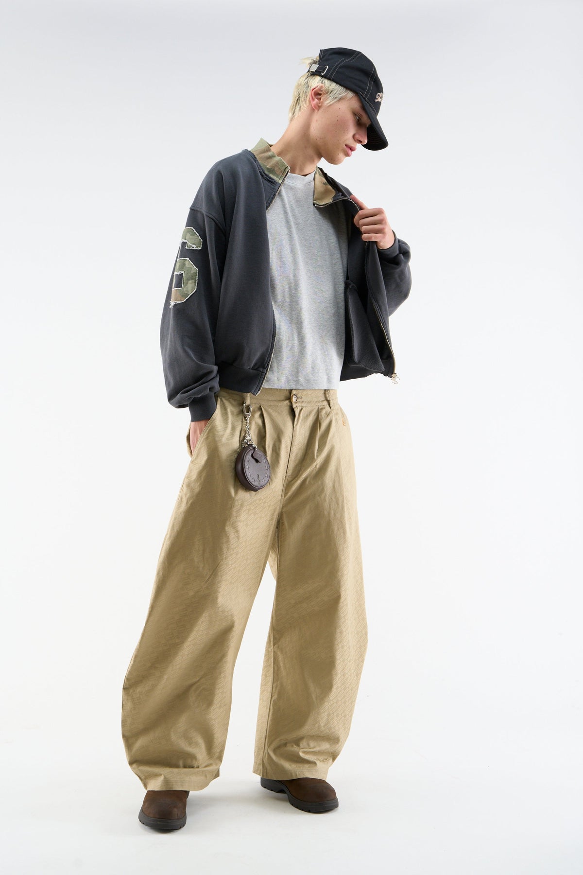 Pantalones Monogram Shell Beige