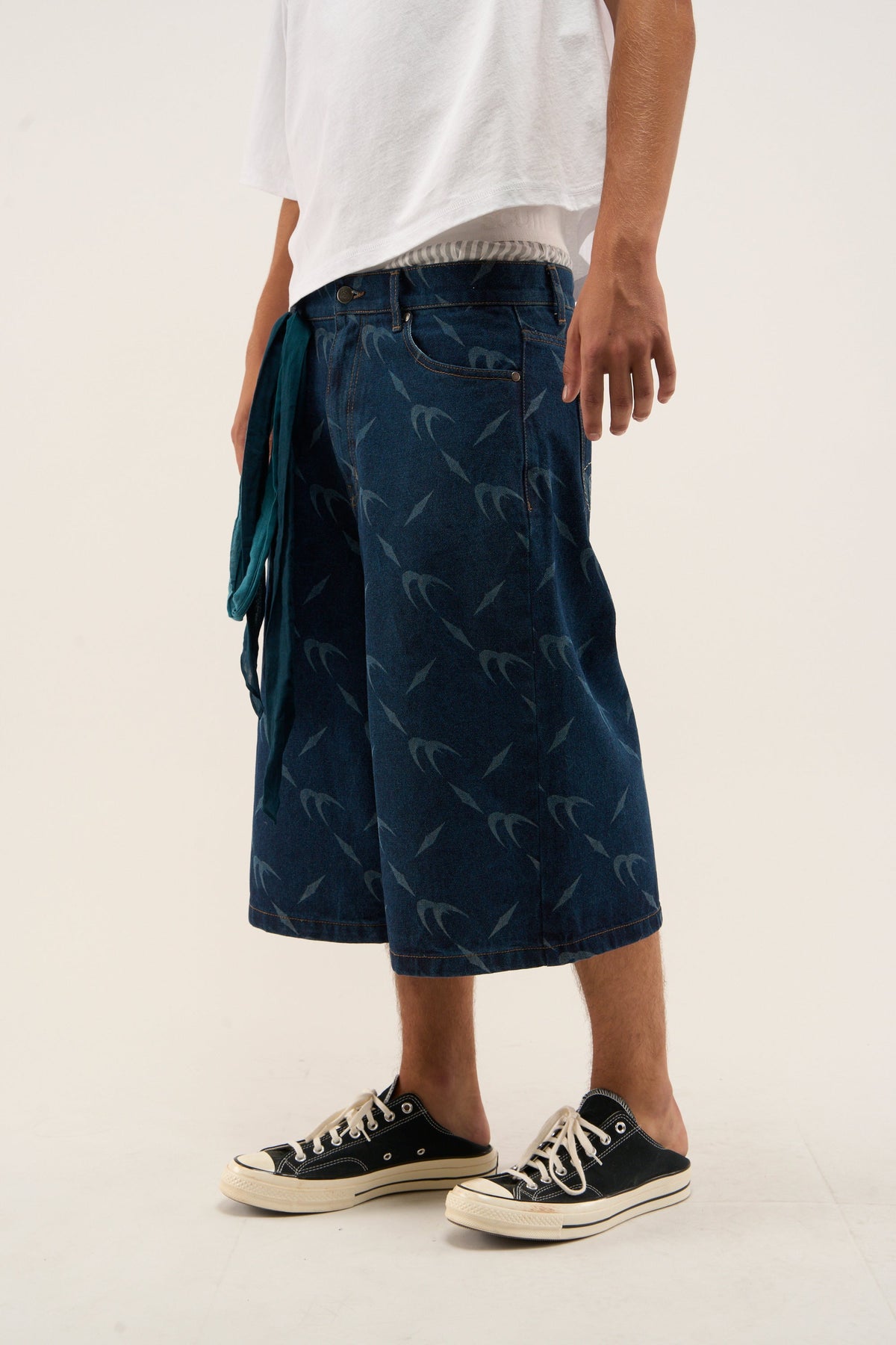 Jorts plateados azul oscuro