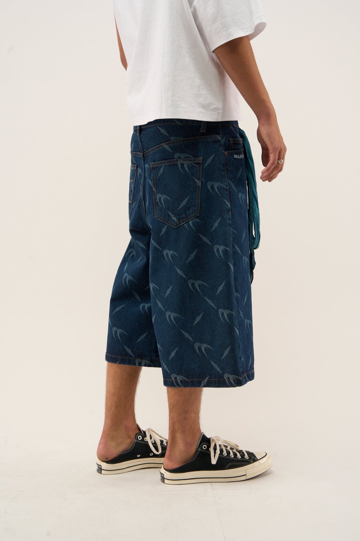 Jorts plateados azul oscuro