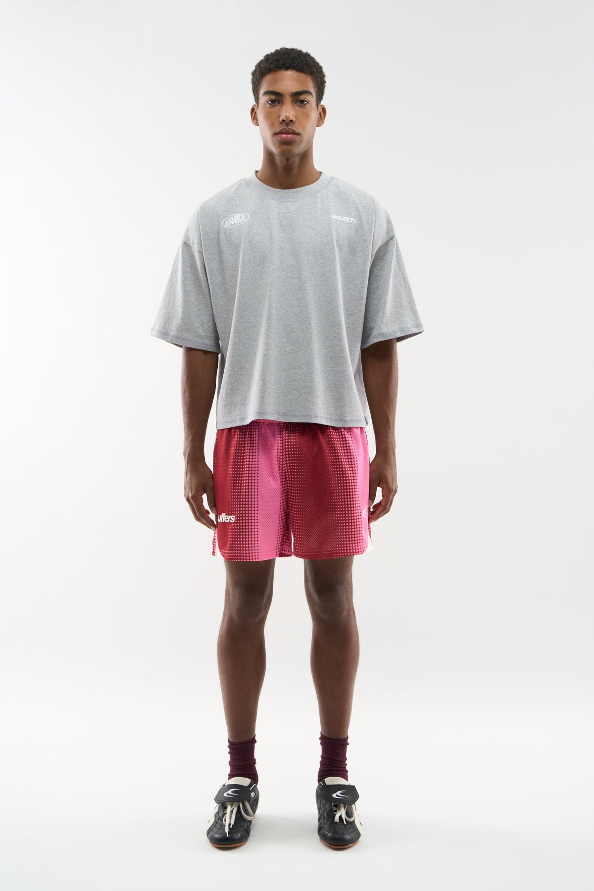 Bermudas rojas y rosas de Frequency