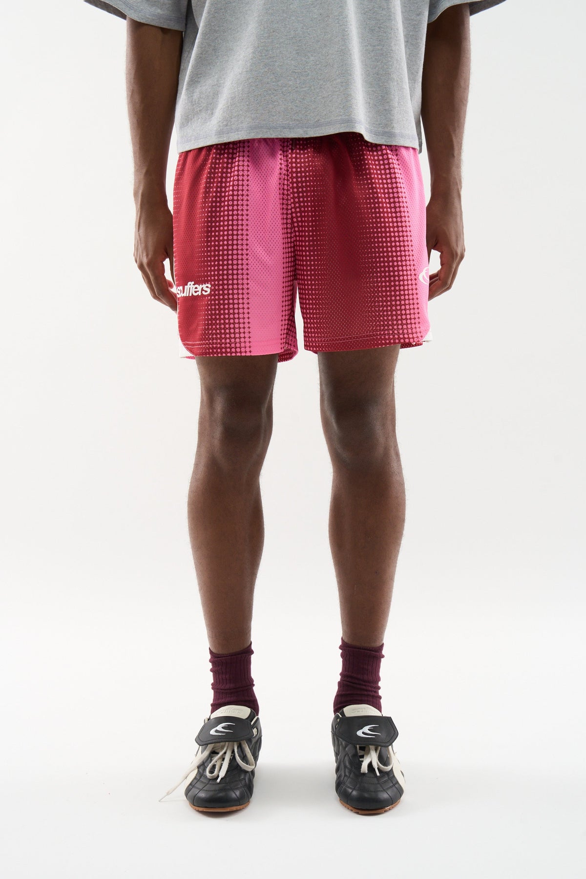Bermudas rojas y rosas de Frequency