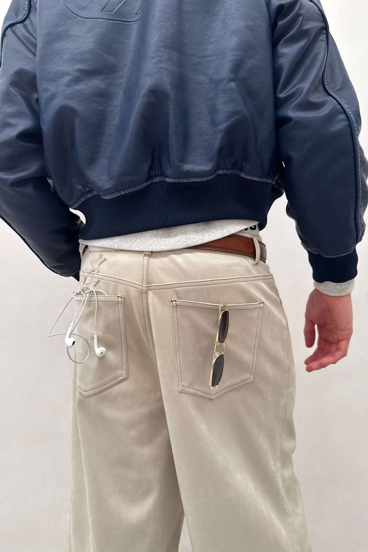 Pantalones Anchos Grises de Gamuza