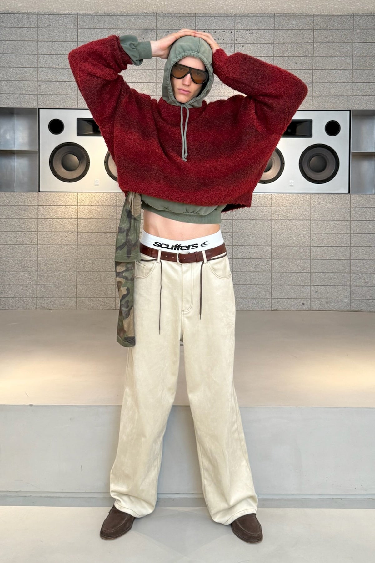Pantalones Anchos Grises de Gamuza