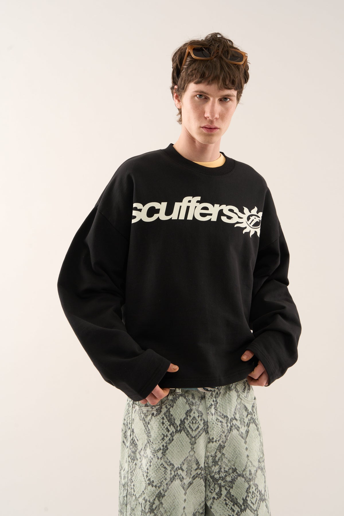 Sudadera negra Costa